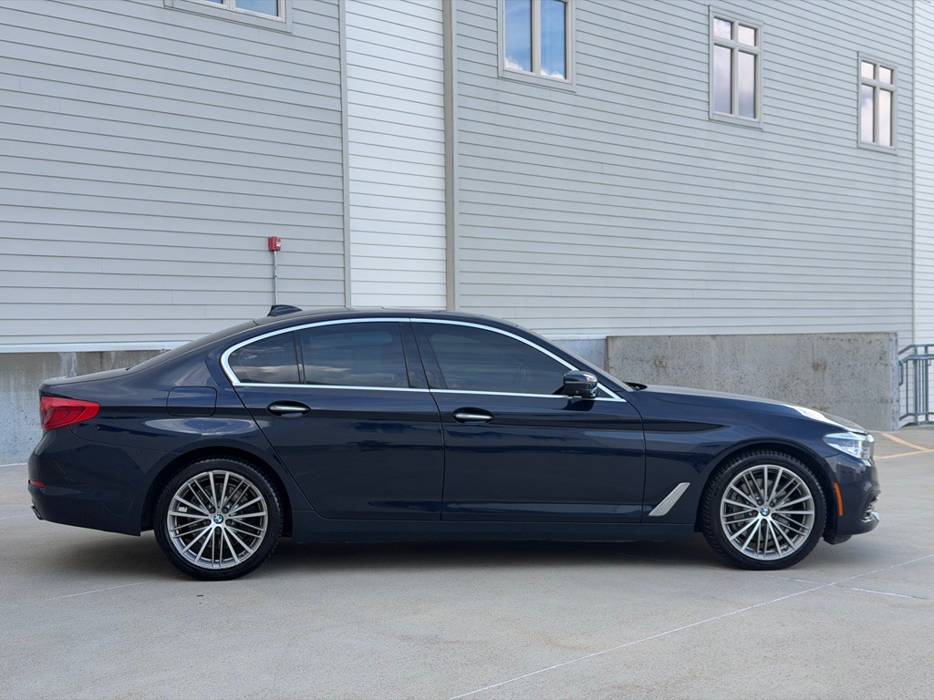 2018 BMW 5 Series Image 2