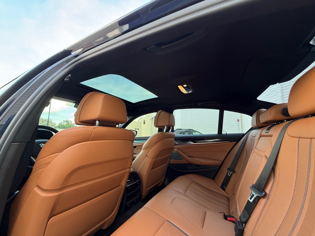 2018 BMW 5 Series Image 15