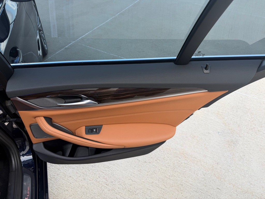 2018 BMW 5 Series Image 17