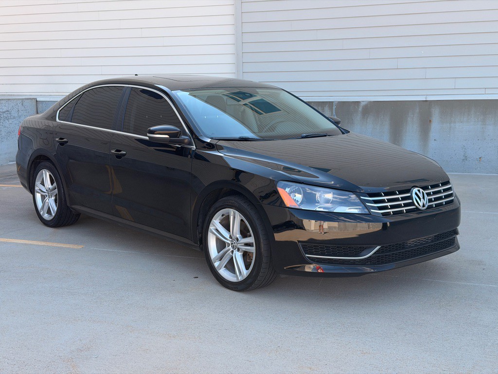2014 Volkswagen Passat Image 1