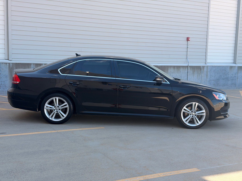 2014 Volkswagen Passat Image 2