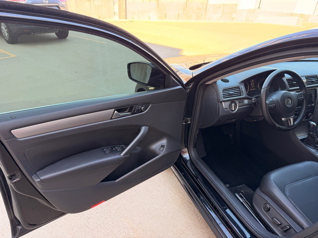 2014 Volkswagen Passat Image 9