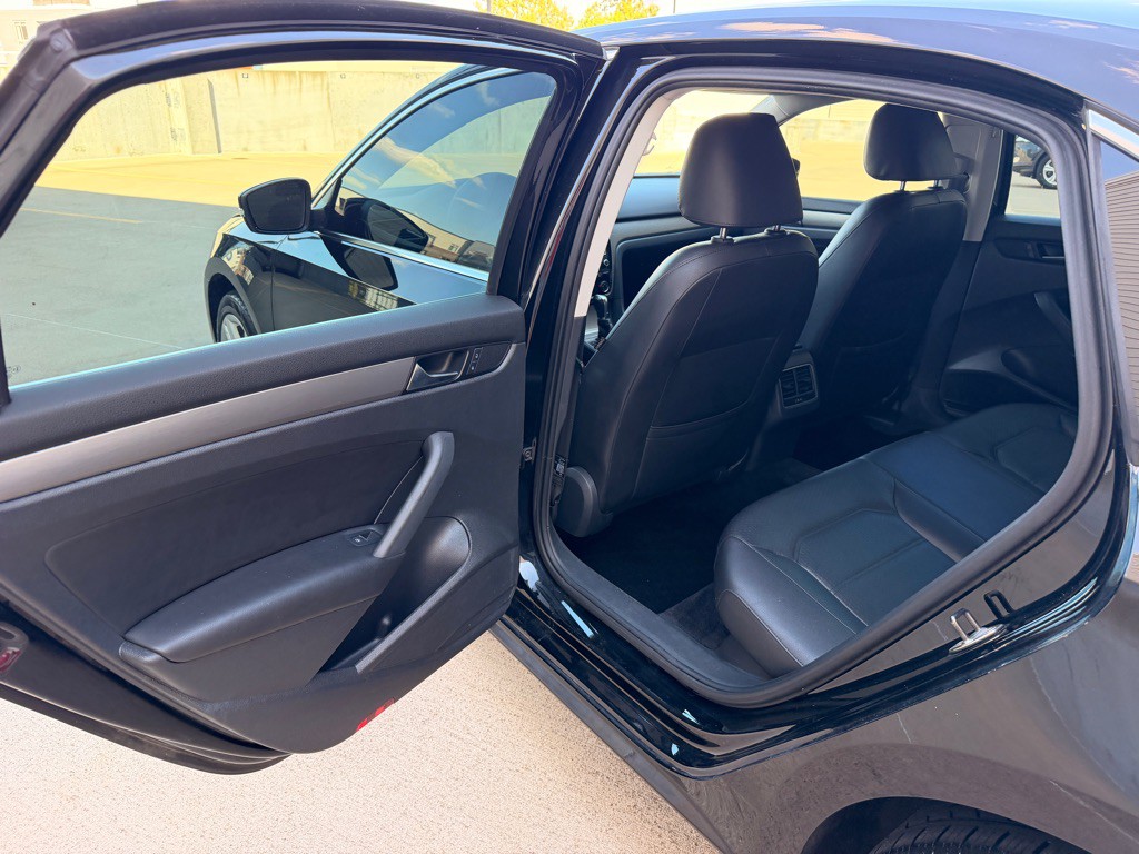 2014 Volkswagen Passat Image 12