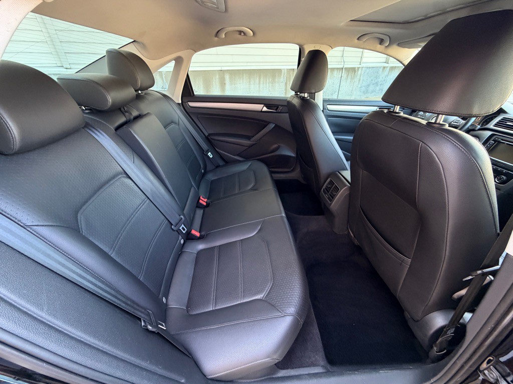 2014 Volkswagen Passat Image 15