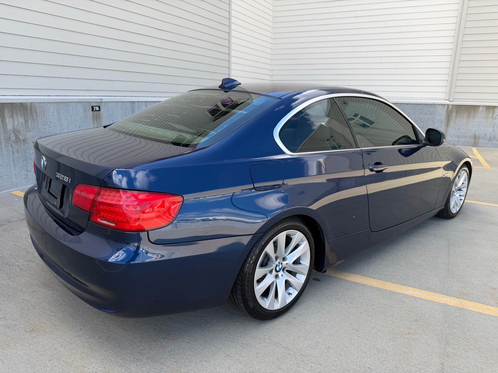 2013 BMW 3 Series Image 3