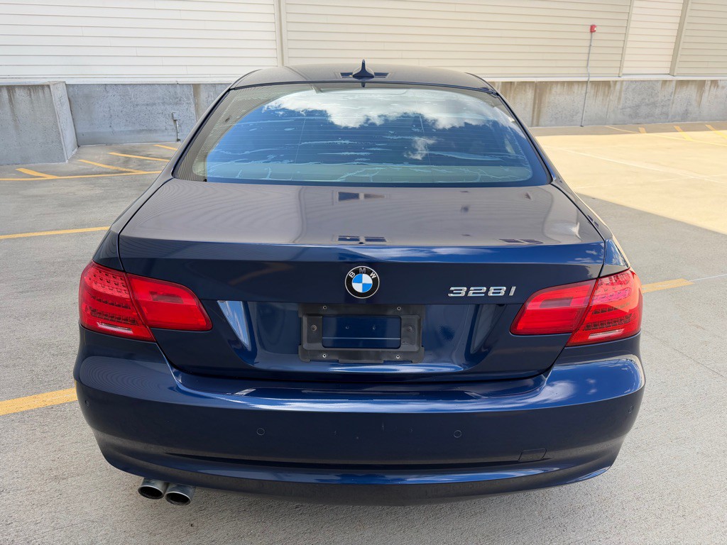 2013 BMW 3 Series Image 4