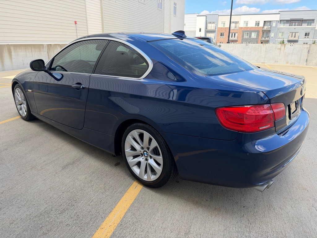 2013 BMW 3 Series Image 5