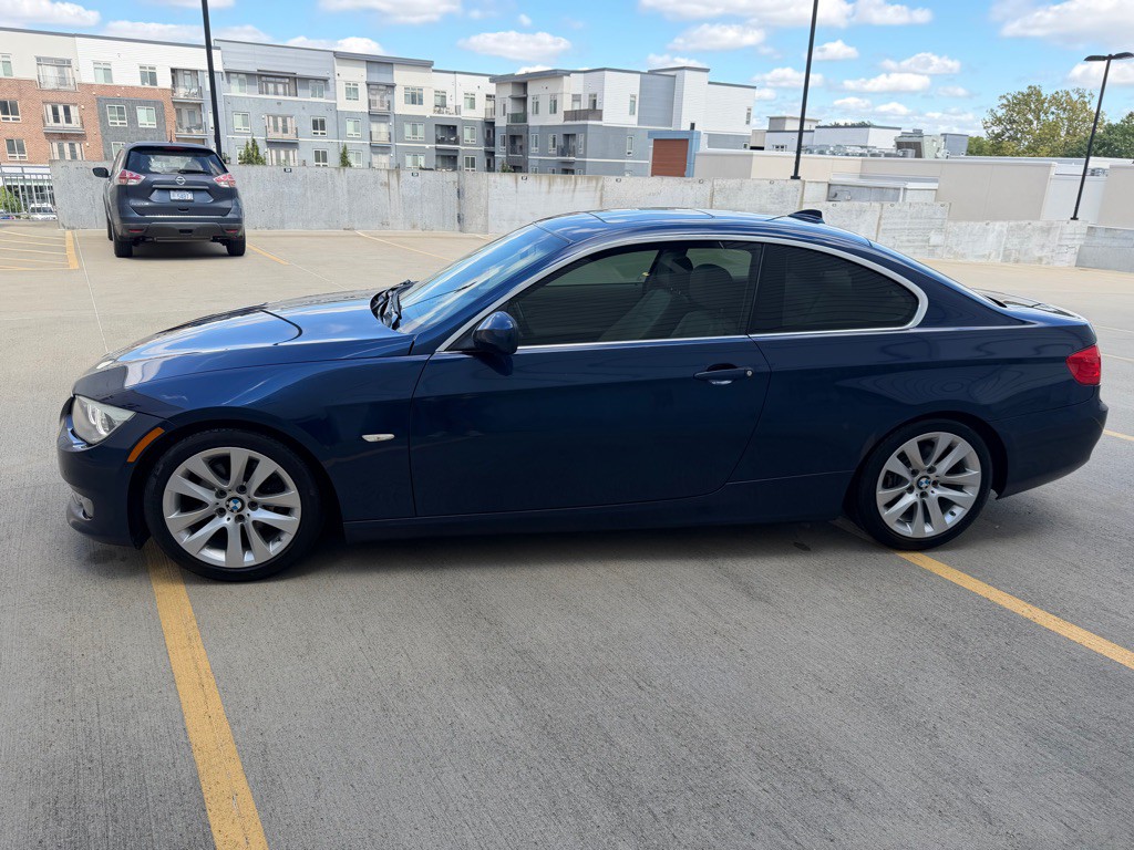 2013 BMW 3 Series Image 6