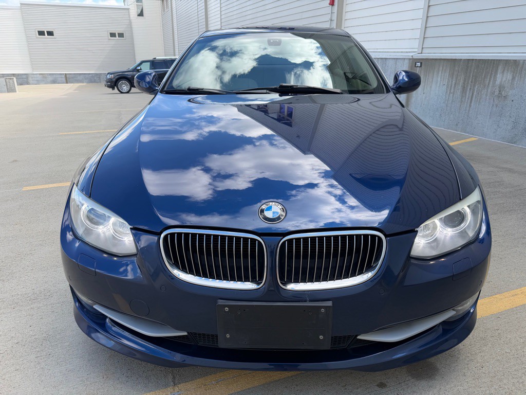 2013 BMW 3 Series Image 8