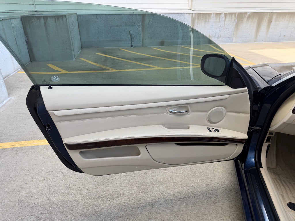 2013 BMW 3 Series Image 10