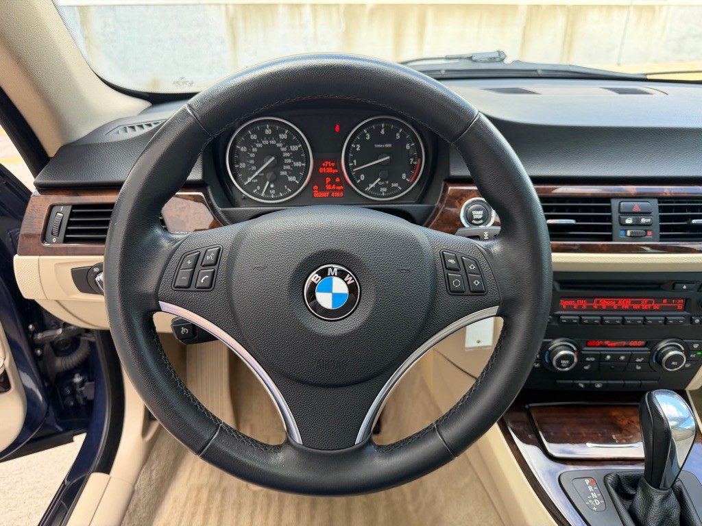 2013 BMW 3 Series Image 13