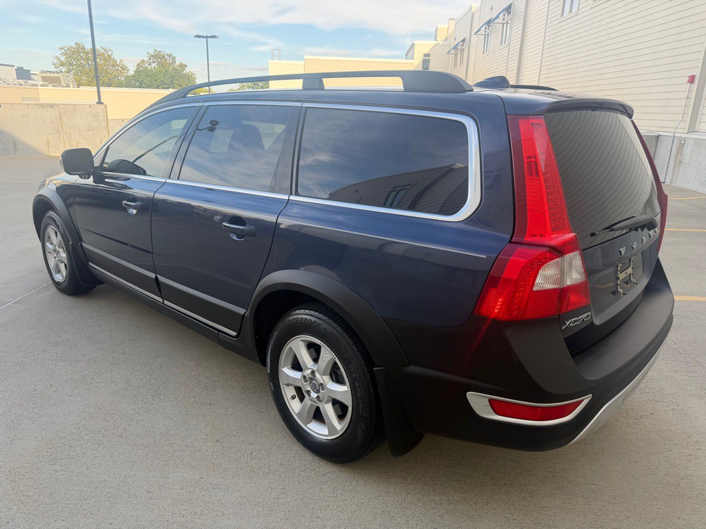 2011 Volvo XC70 Image 5