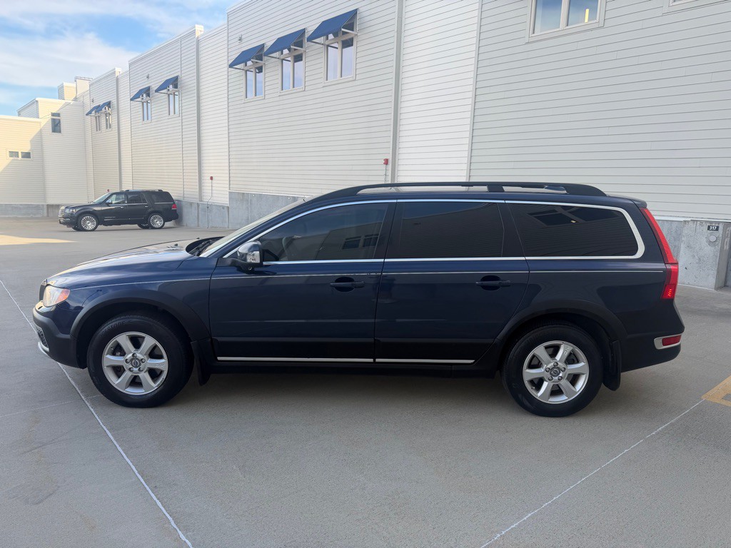 2011 Volvo XC70 Image 6
