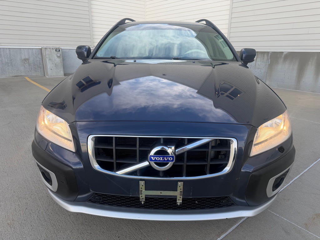 2011 Volvo XC70 Image 8