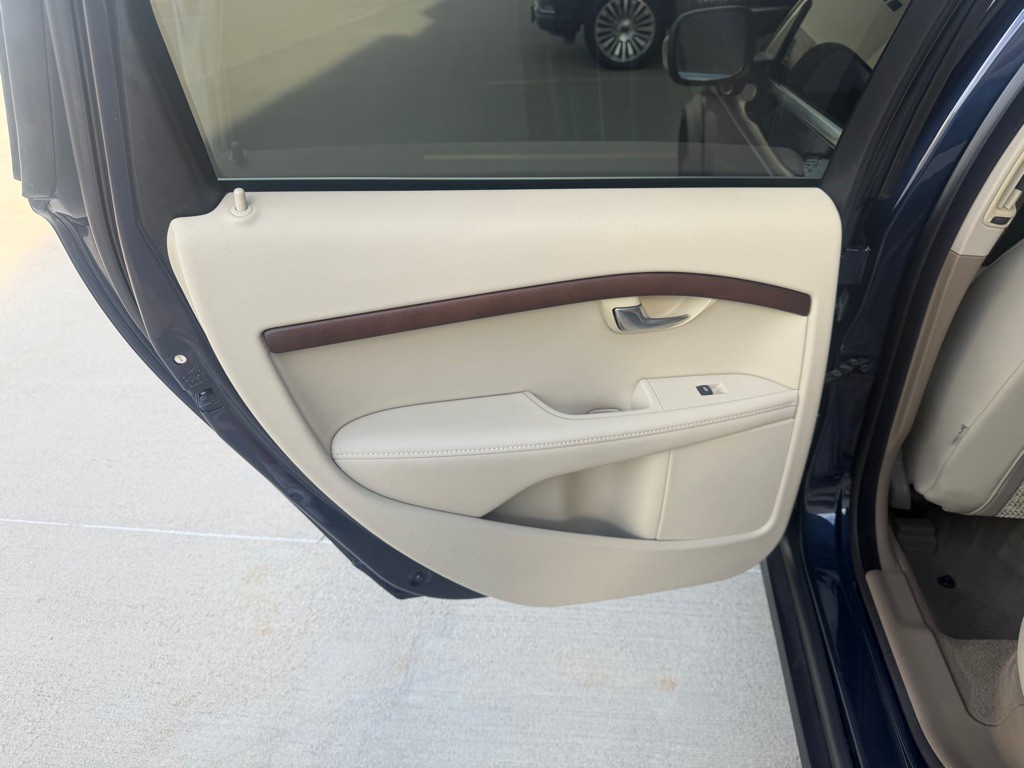 2011 Volvo XC70 Image 19