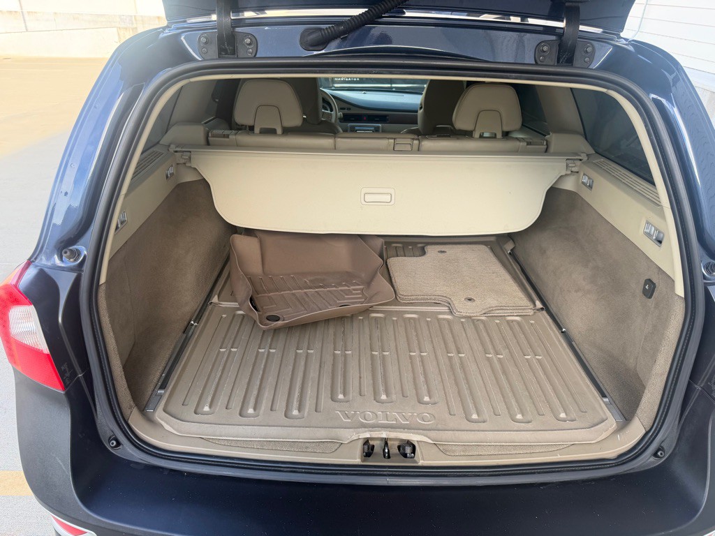 2011 Volvo XC70 Image 22