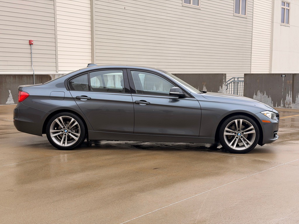 2015 BMW 3 Series Image 2