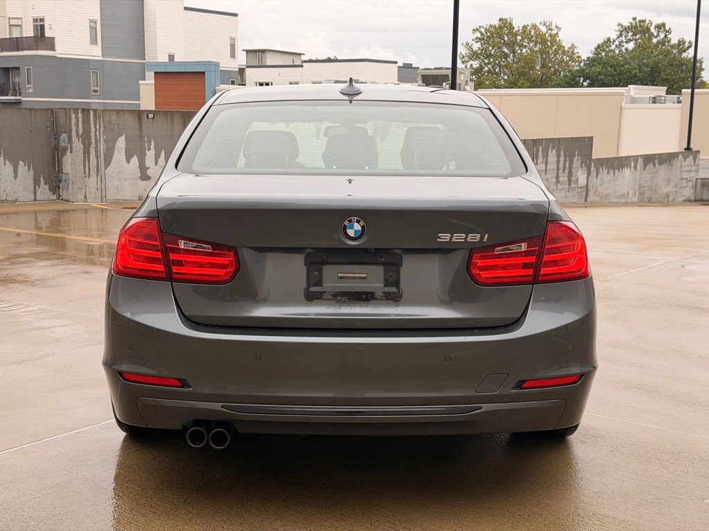 2015 BMW 3 Series Image 4