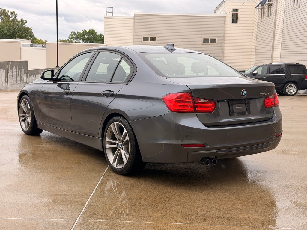 2015 BMW 3 Series Image 5