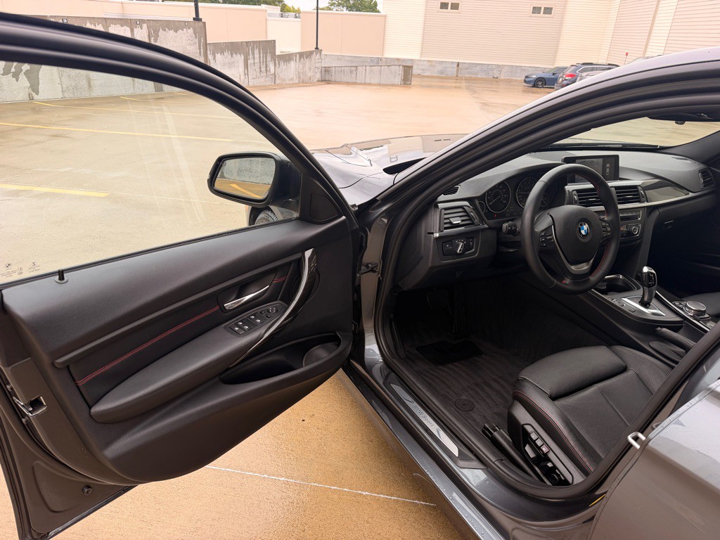 2015 BMW 3 Series Image 8