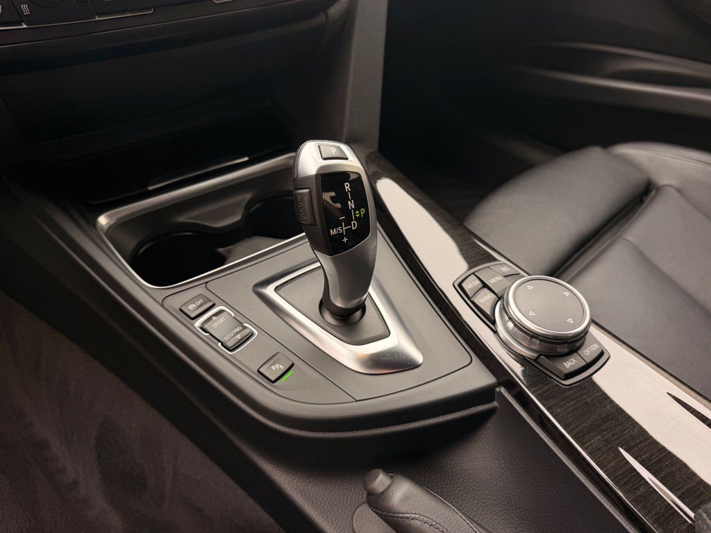 2015 BMW 3 Series Image 13