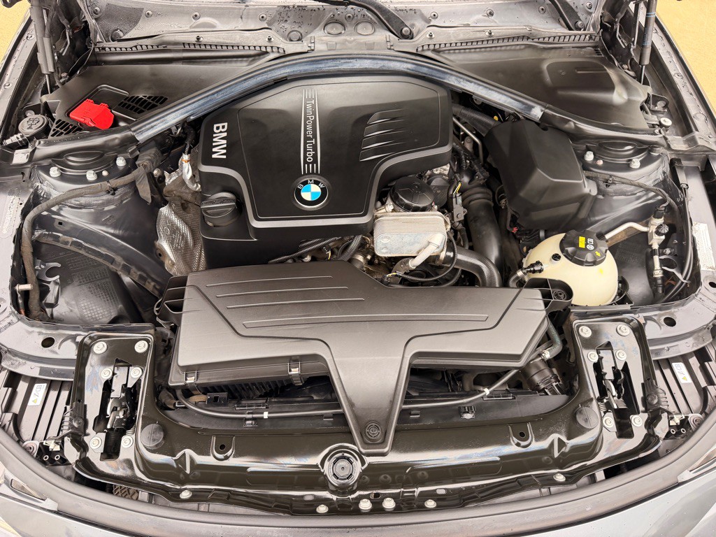 2015 BMW 3 Series Image 21