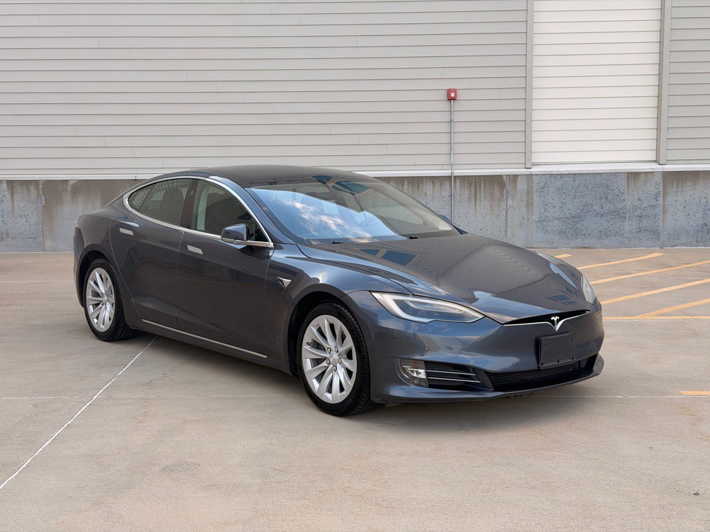 2018 Tesla Model S Image 1