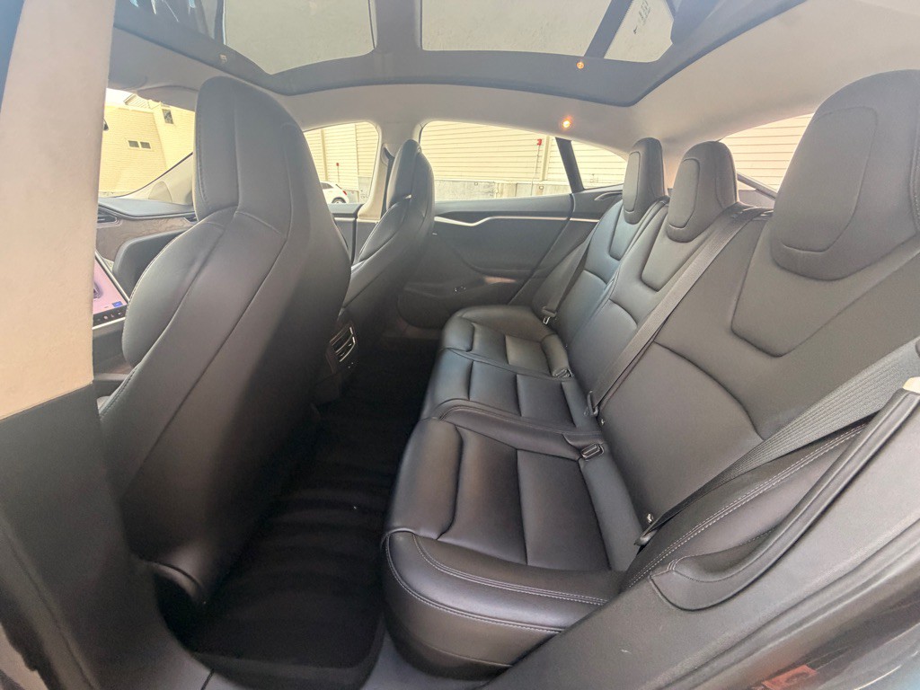2018 Tesla Model S Image 16