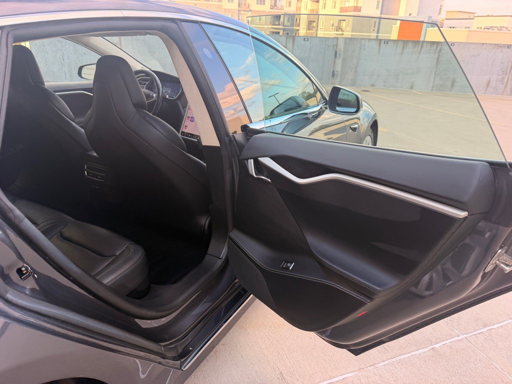 2018 Tesla Model S Image 18