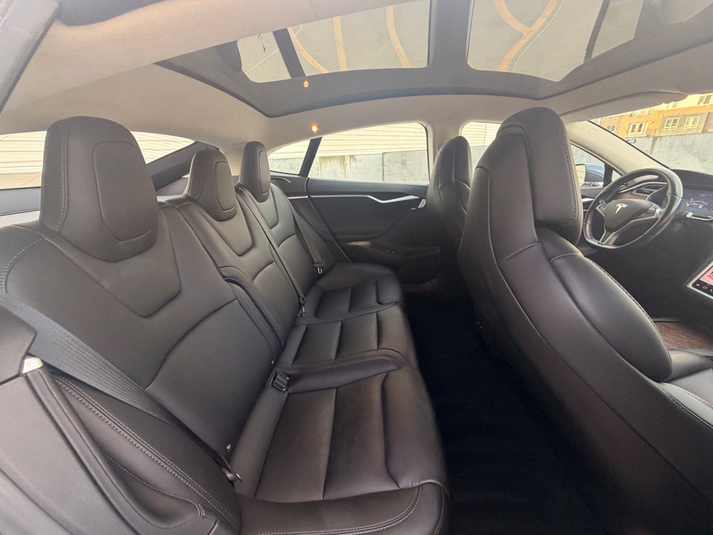 2018 Tesla Model S Image 19
