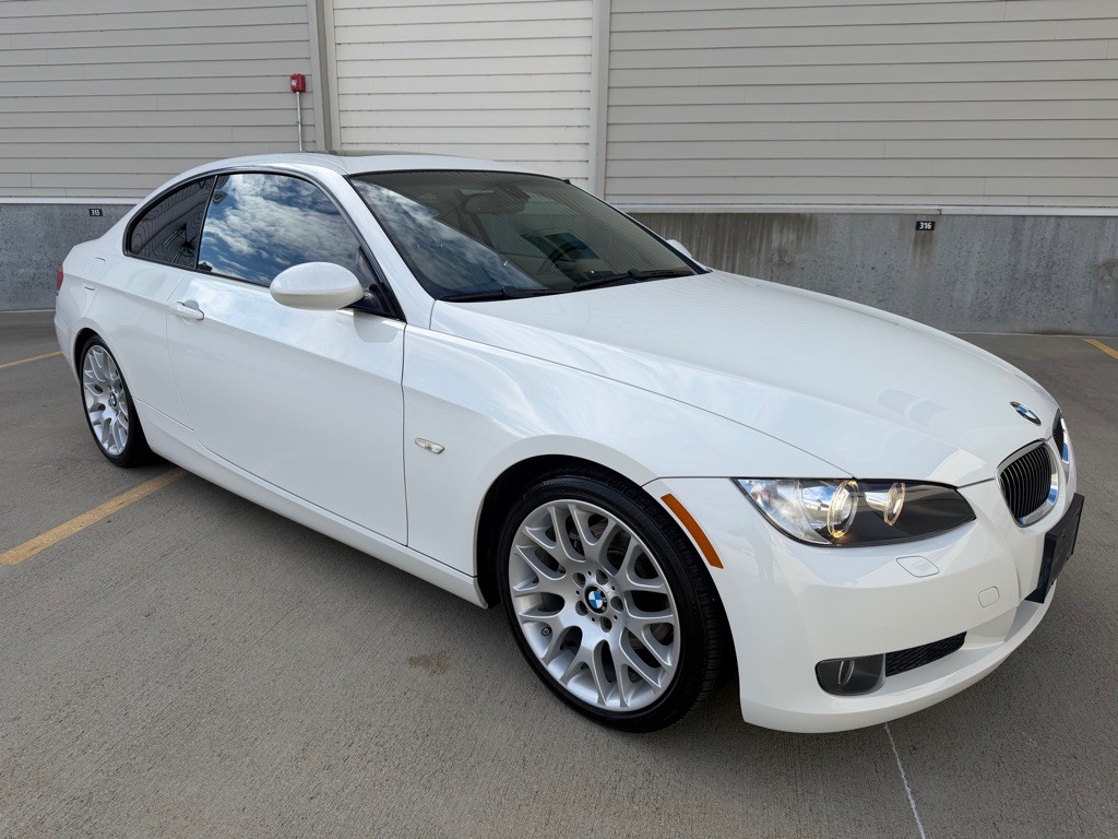 2009 BMW 3 Series Image 1