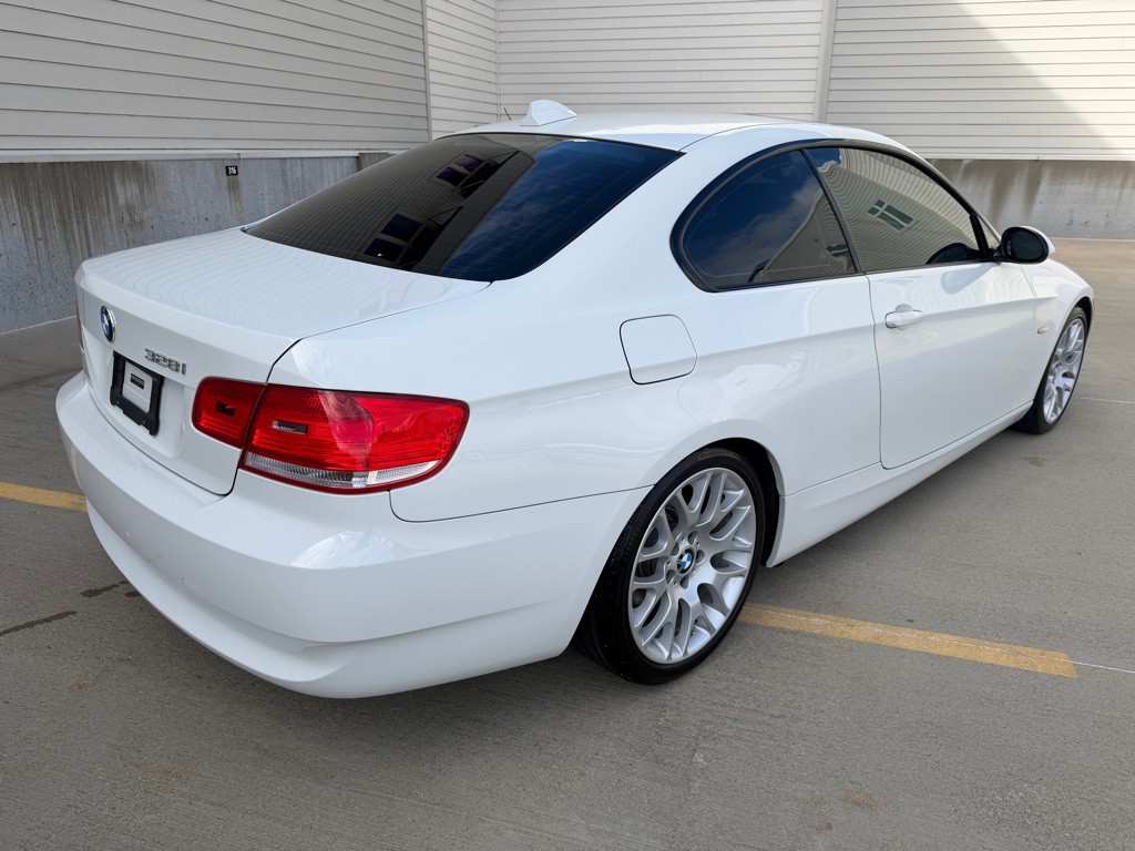 2009 BMW 3 Series Image 3