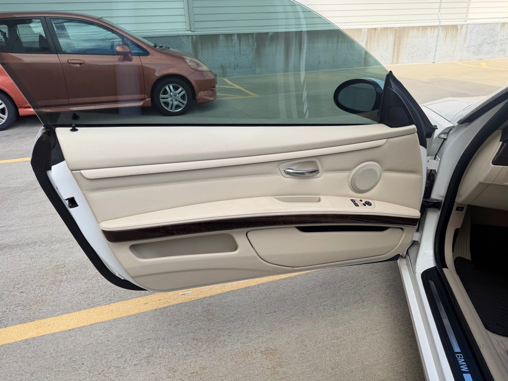 2009 BMW 3 Series Image 12