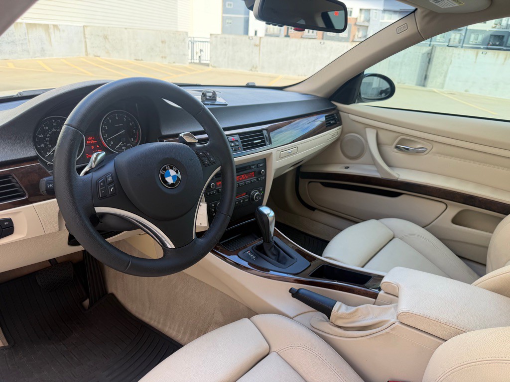 2009 BMW 3 Series Image 13
