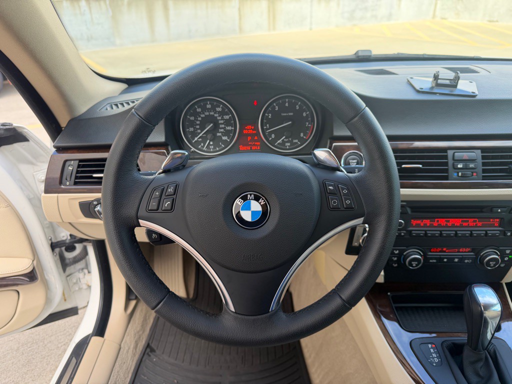 2009 BMW 3 Series Image 15