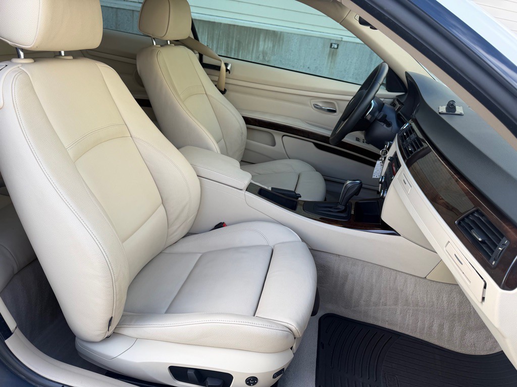 2009 BMW 3 Series Image 25