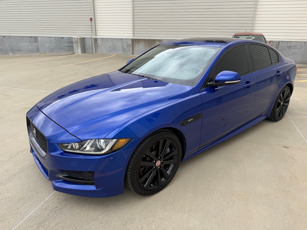 2017 Jaguar XE Image 7