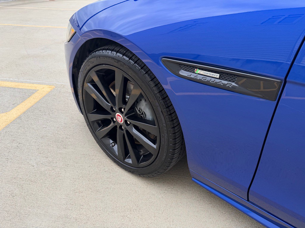 2017 Jaguar XE Image 11