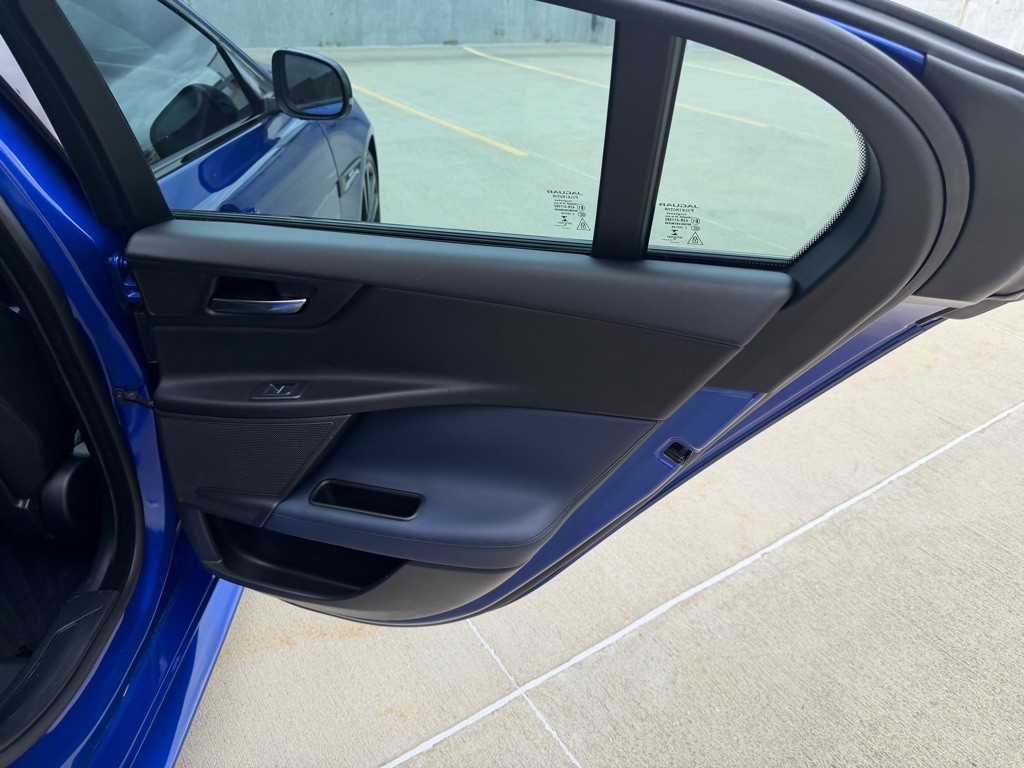 2017 Jaguar XE Image 26