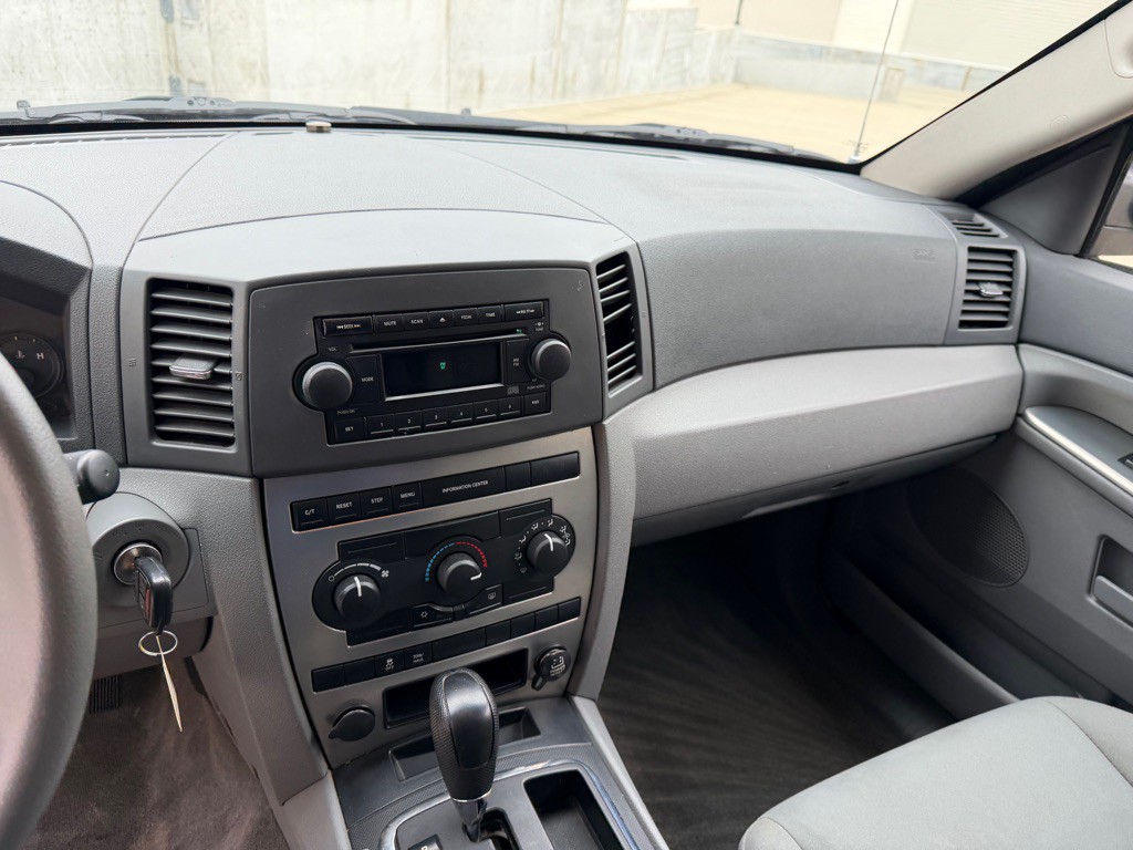 2005 Jeep Grand Cherokee Image 15