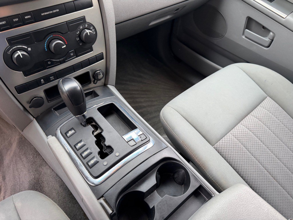 2005 Jeep Grand Cherokee Image 16