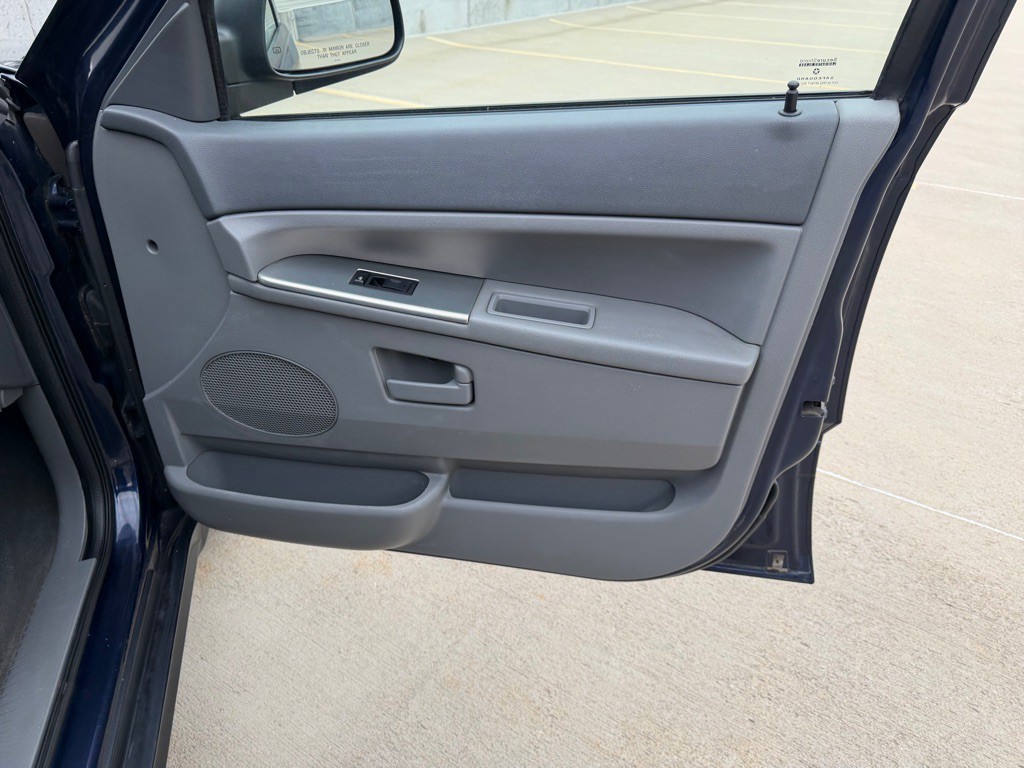 2005 Jeep Grand Cherokee Image 22
