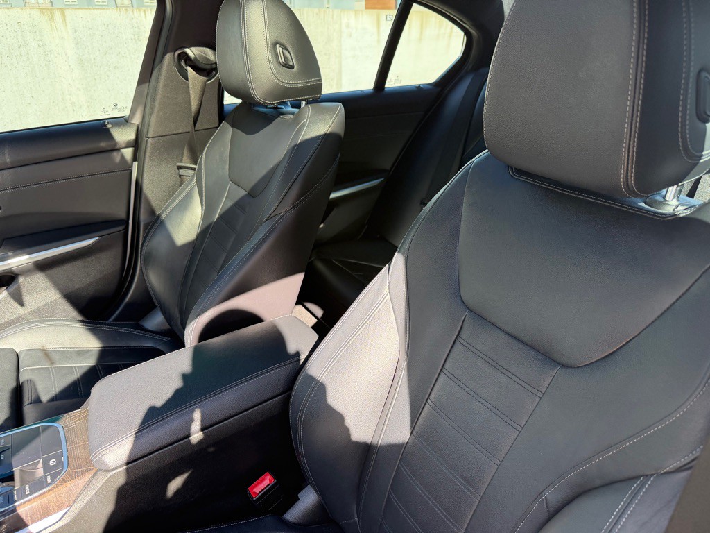2019 BMW 3 Series Image 12