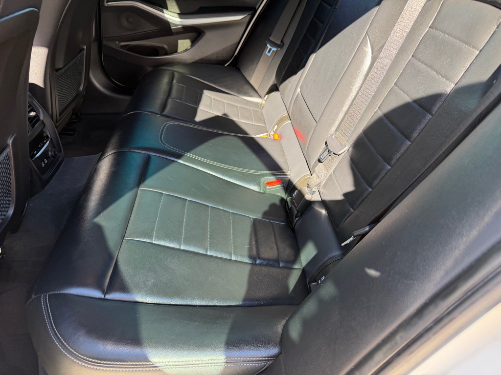 2019 BMW 3 Series Image 17