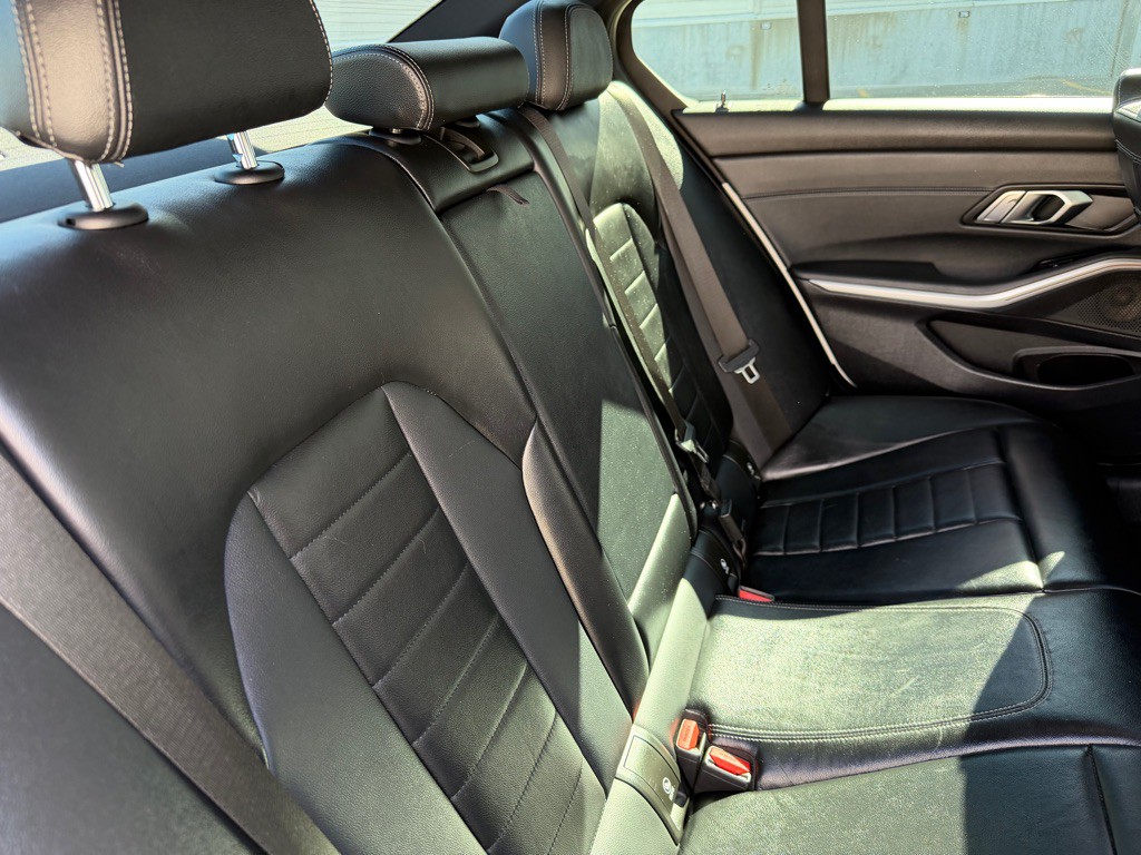 2019 BMW 3 Series Image 21