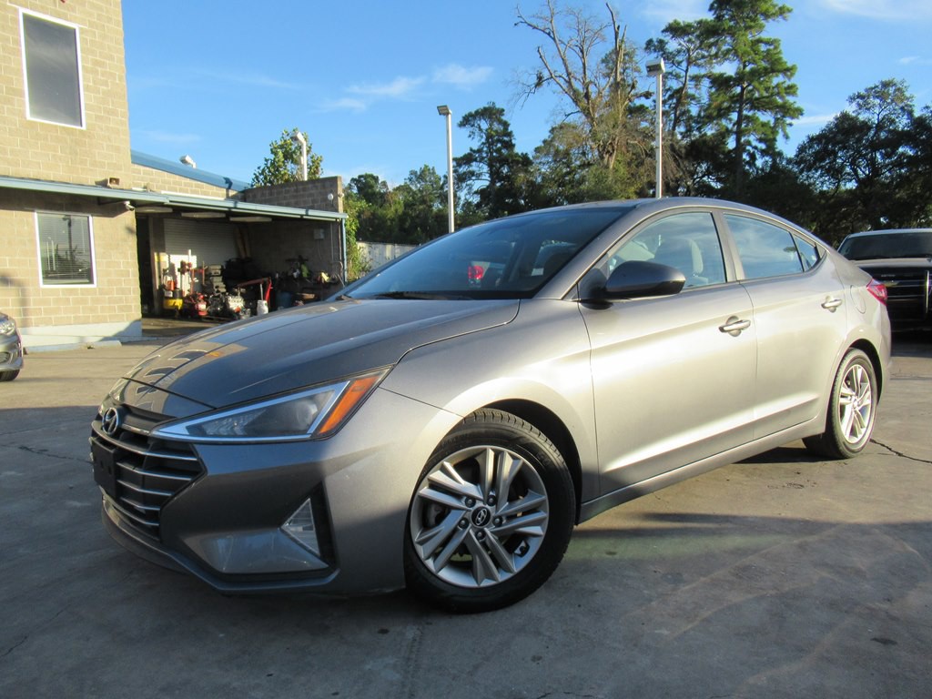 2019 Hyundai Elantra Image 1