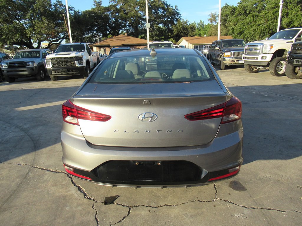 2019 Hyundai Elantra Image 4
