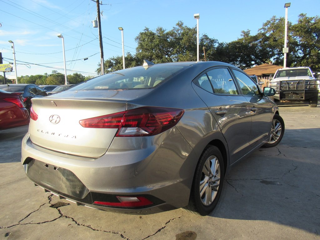 2019 Hyundai Elantra Image 5