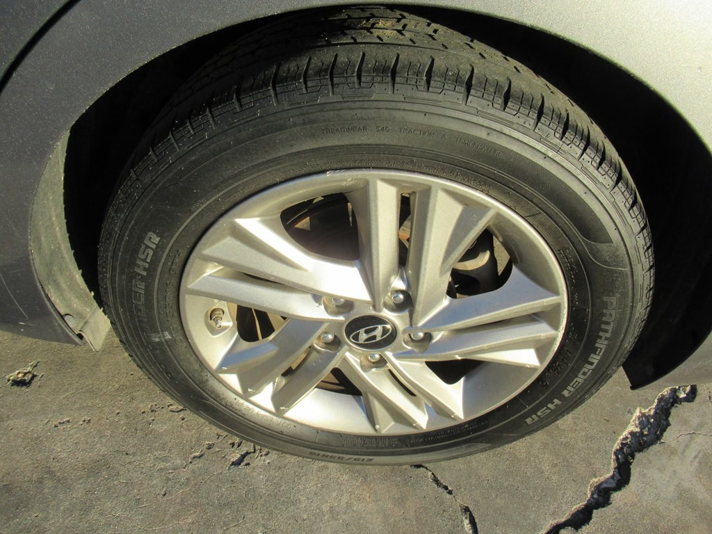 2019 Hyundai Elantra Image 9