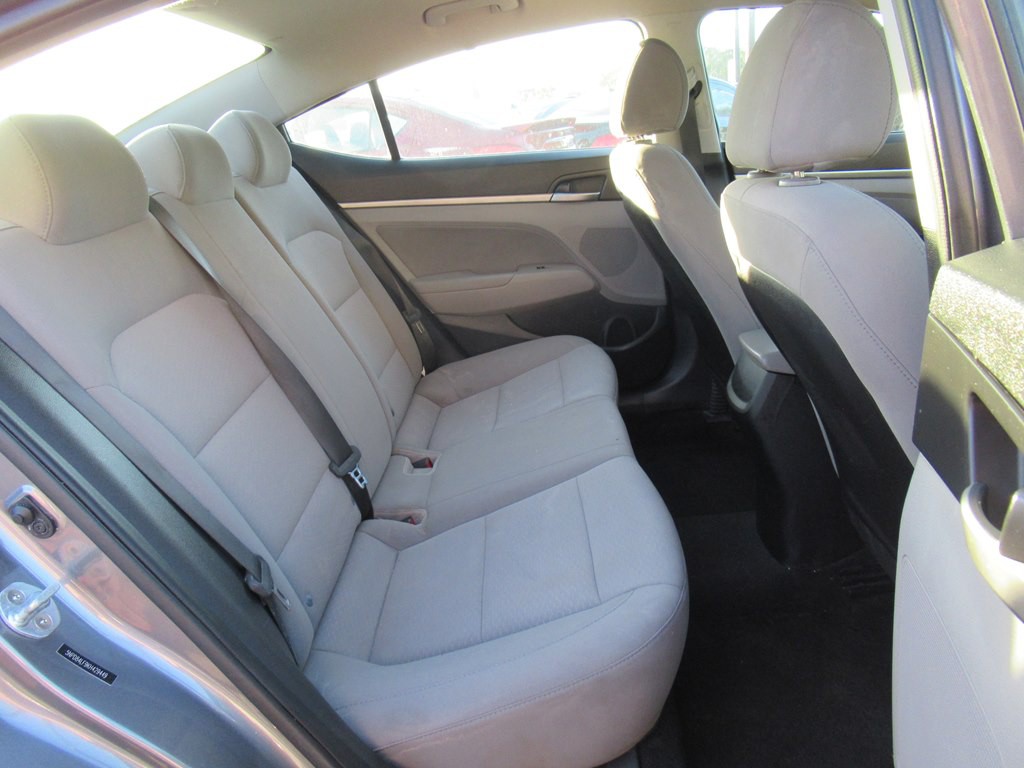 2019 Hyundai Elantra Image 15